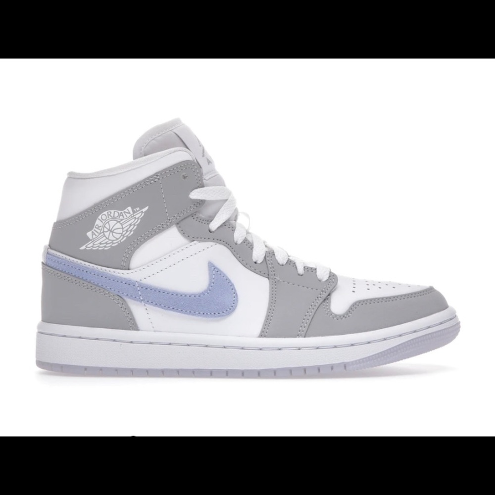 Jordan 1 Mid size (8.5)
Wolf Grey Aluminum (W)